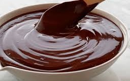 Ciocolata un ingredient minute pentru impachtari anticeluiutice acasa