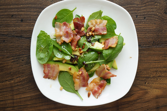 13 Salată cu avocado și bacon