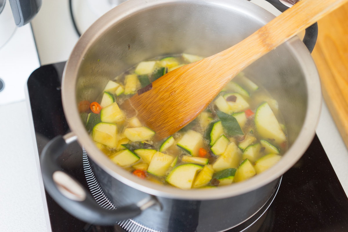7 Supa crema de zucchine si menta